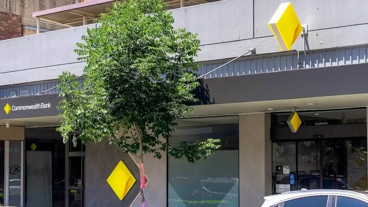 Commonwealth Bank slashes home loan rates by up to 70bp